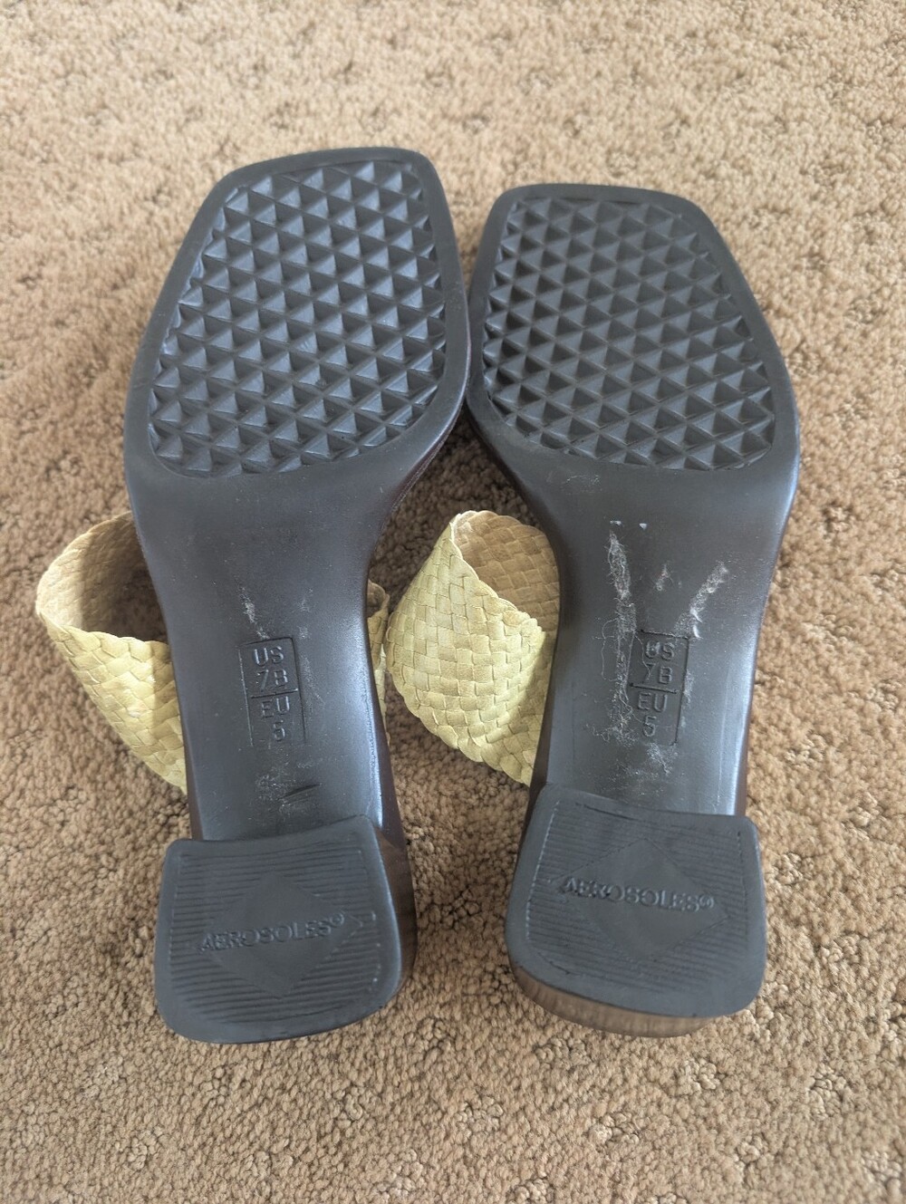 Aerosoles Light Green Sandals, Size 7, 2.5 Inch Heels - Picture 6 of 7